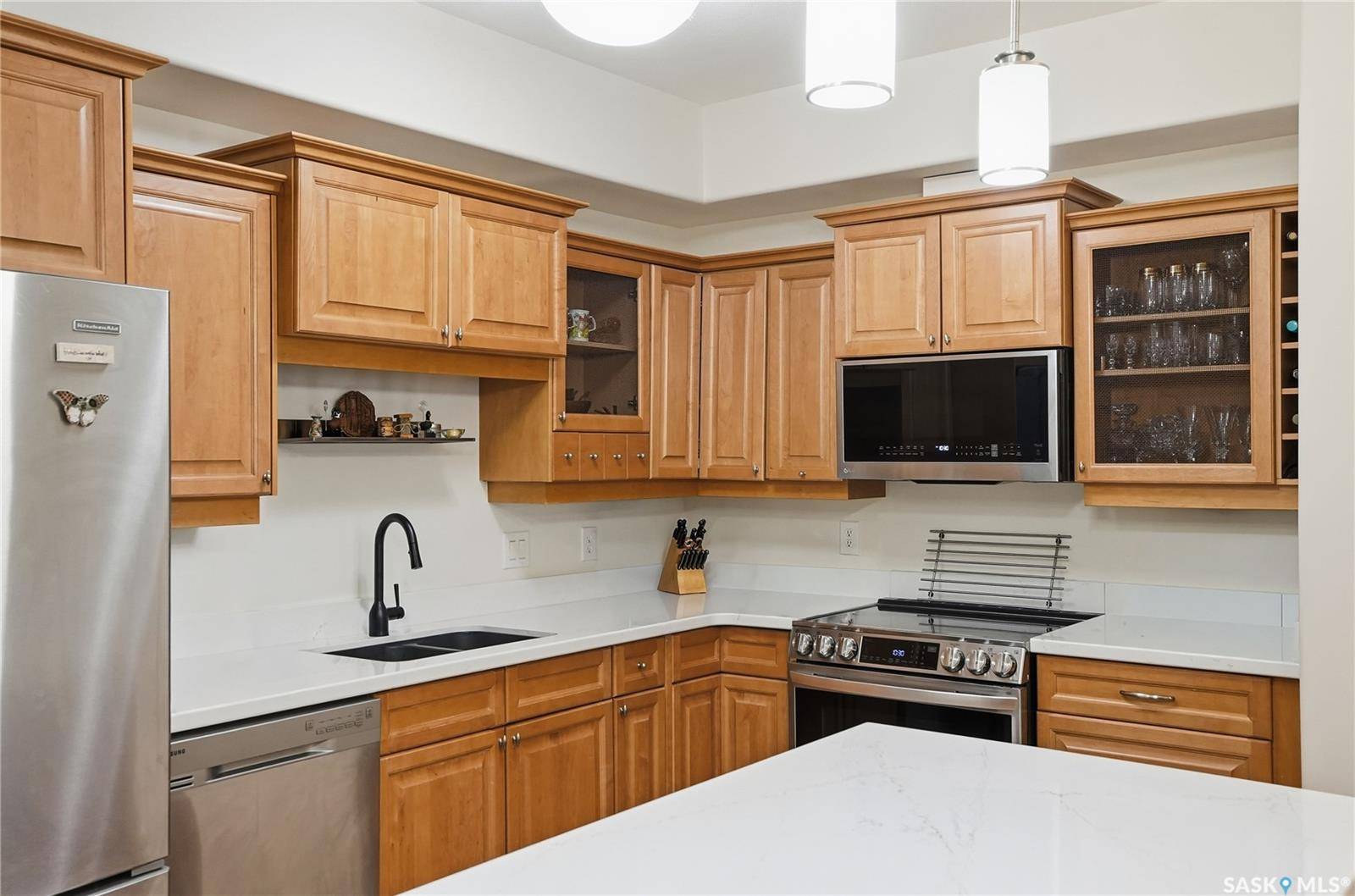 Saskatoon, SK S7M 0A5,615 Saskatchewan CRESCENT W #207