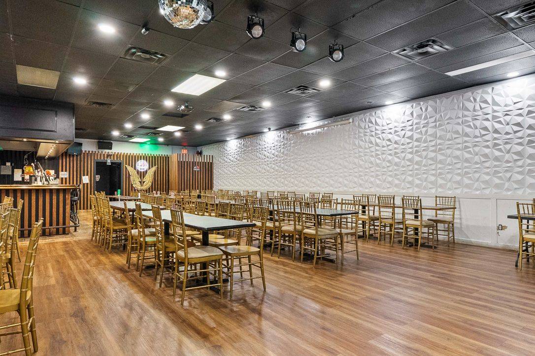 Mississauga, ON L5C 1X7,833 Westlock RD #8