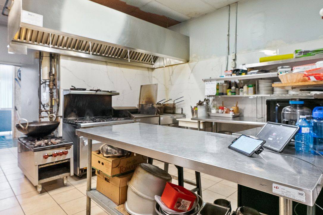 Mississauga, ON L5C 1X7,833 Westlock RD #8