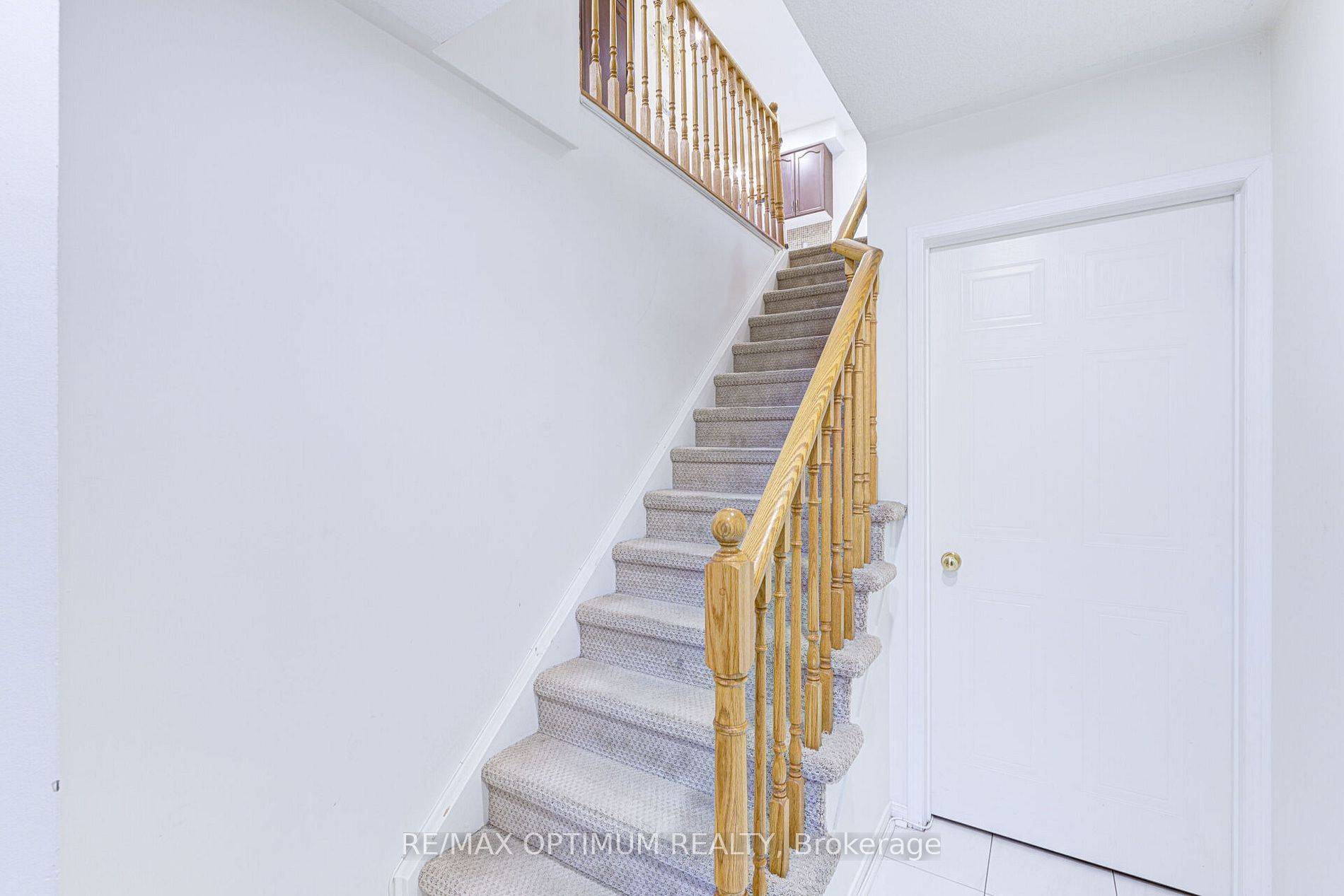 Mississauga, ON L5M 6C1,2945 Thomas ST #93