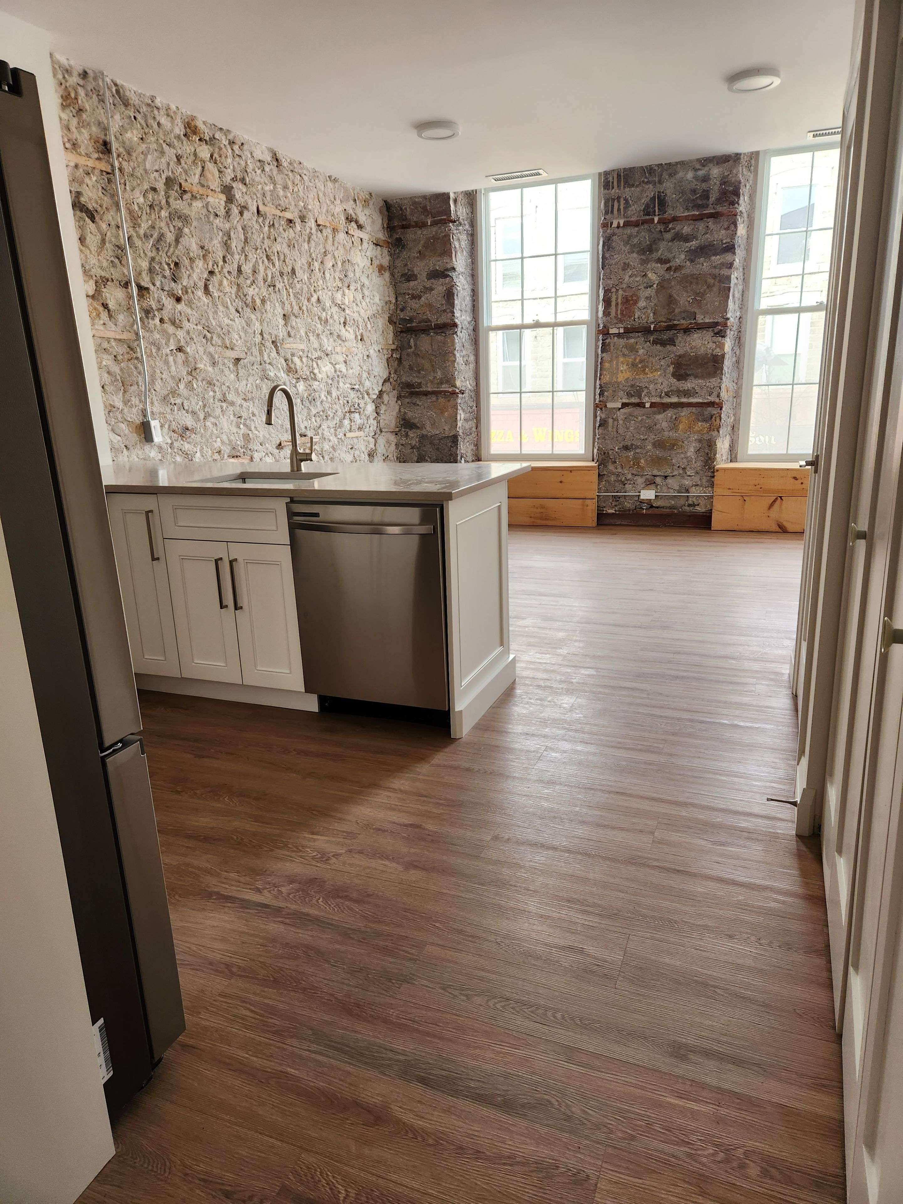 Cambridge, ON N1R 1V6,35-39 main ST #301