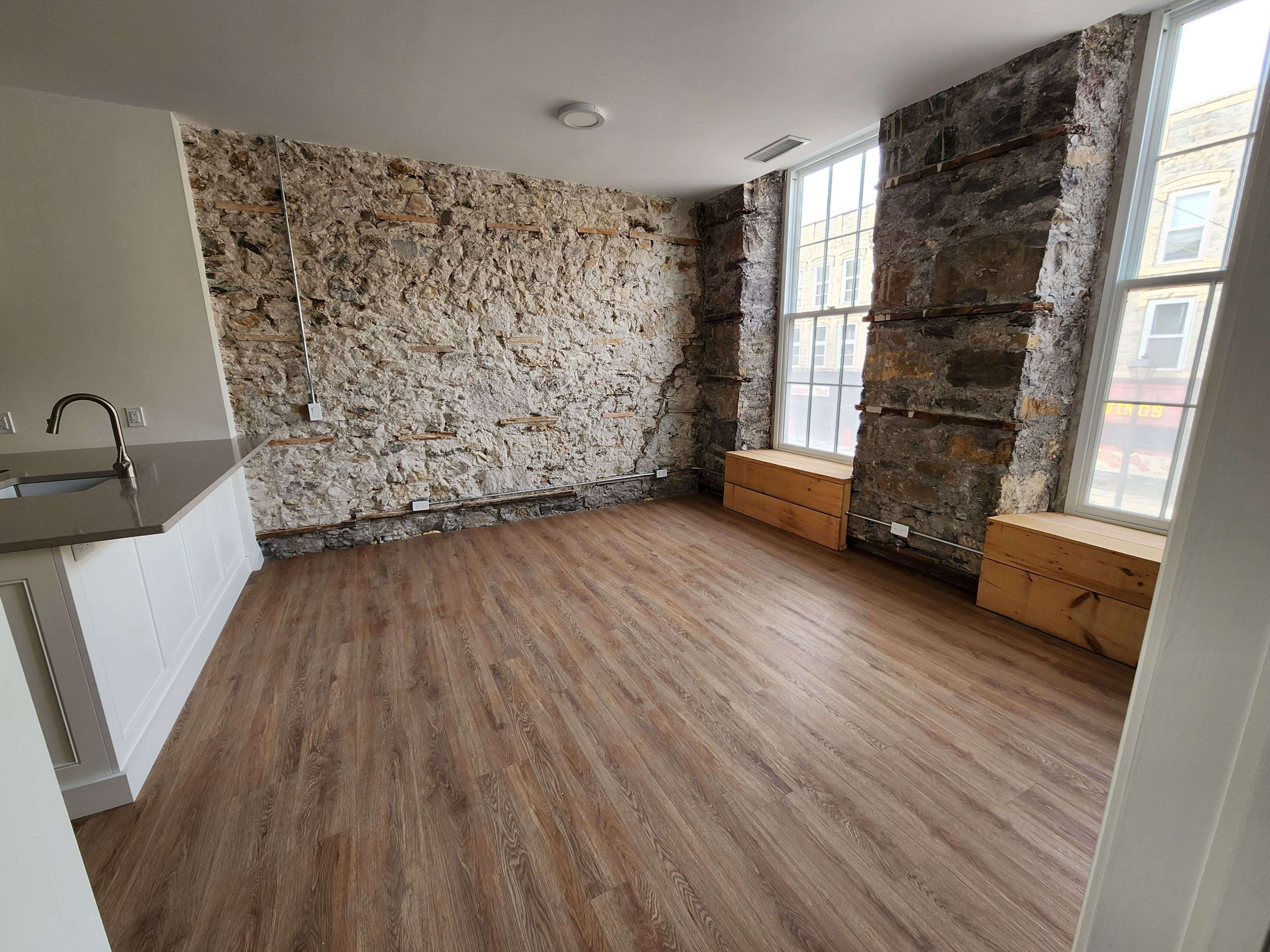 Cambridge, ON N1R 1V6,35-39 main ST #301