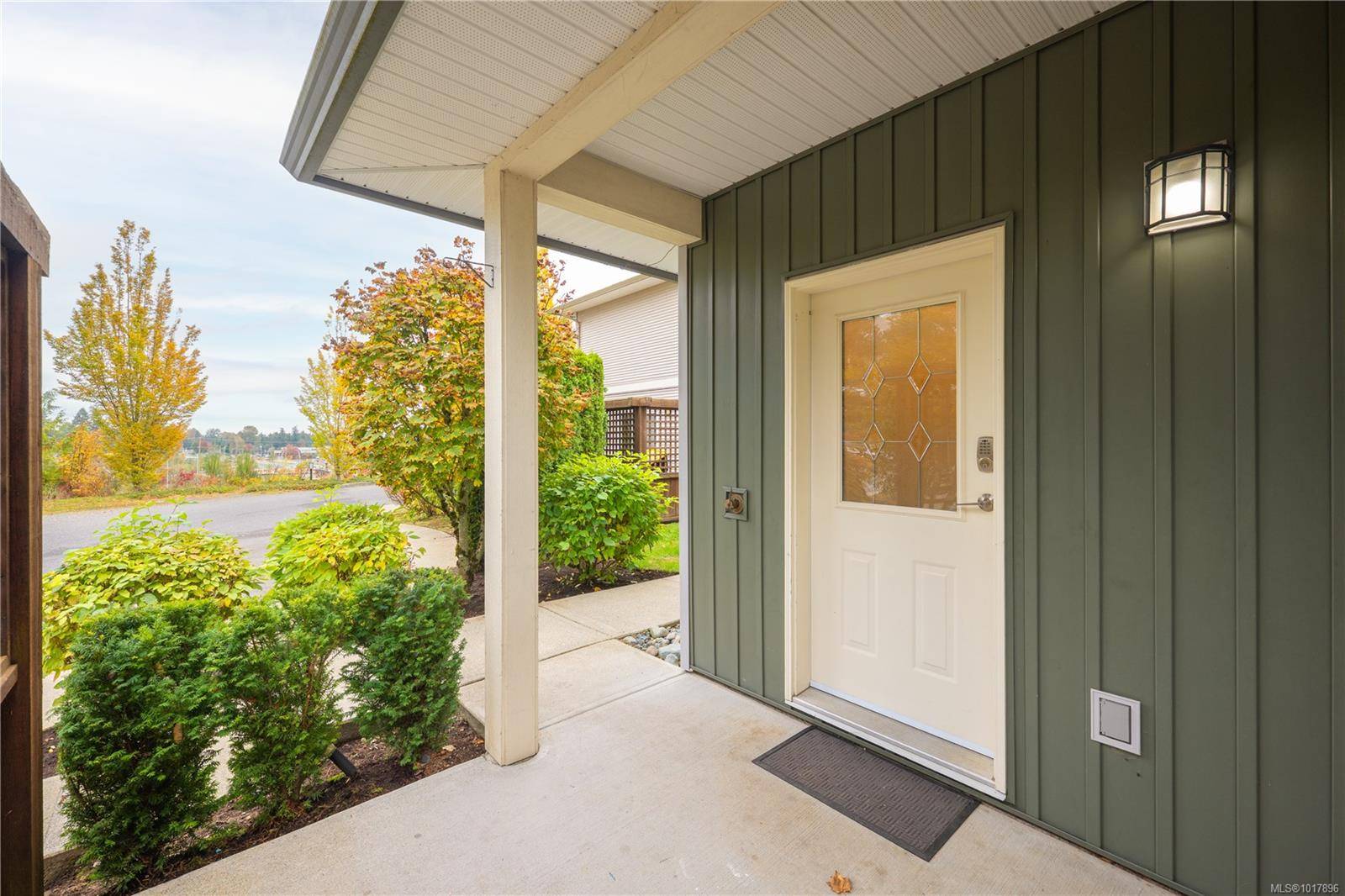 Nanaimo, BC V9T 0C8,2149 Ridgemont Pl #102