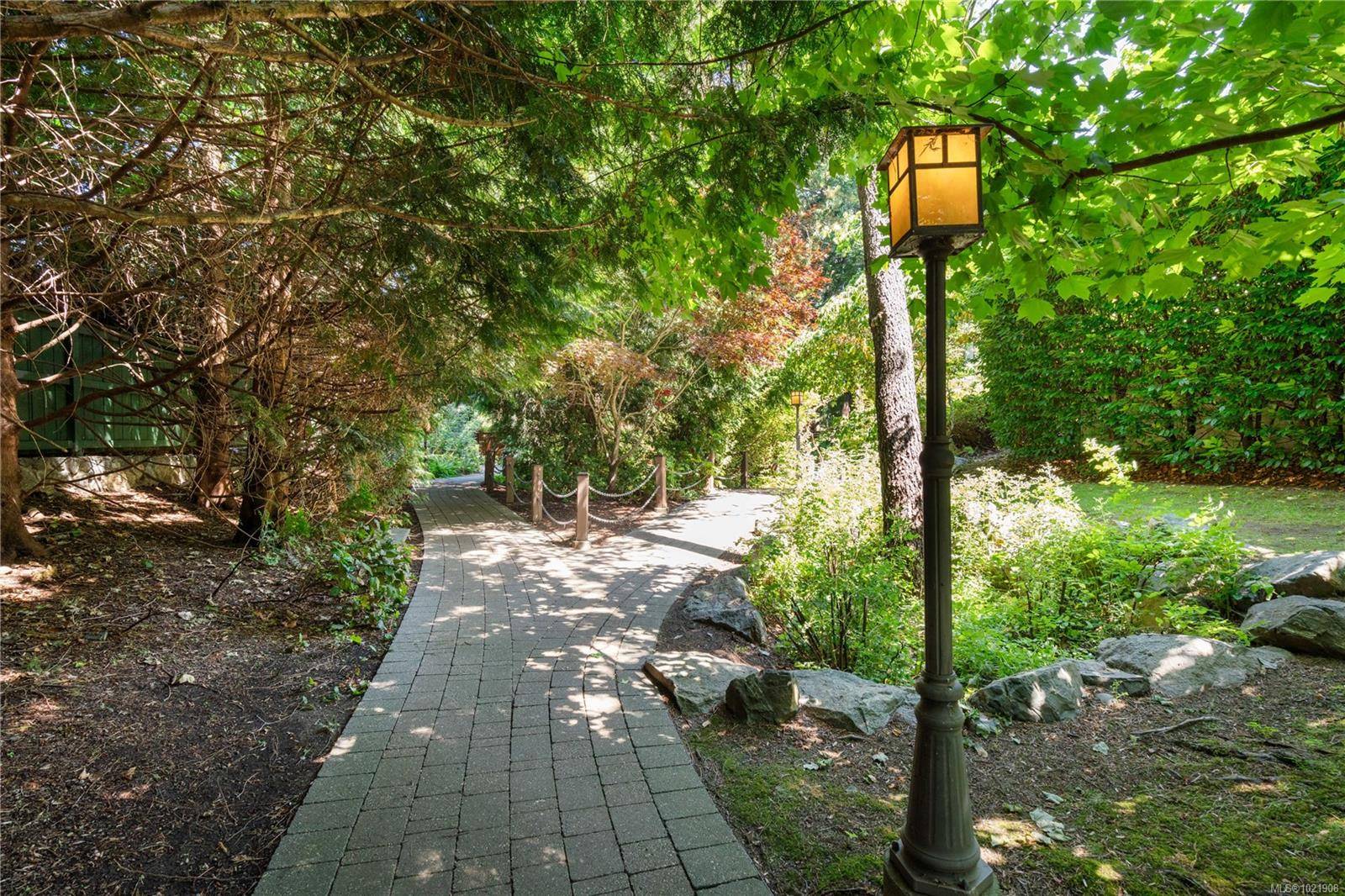 Langford, BC V9B 0H2,866 Brock Ave #406