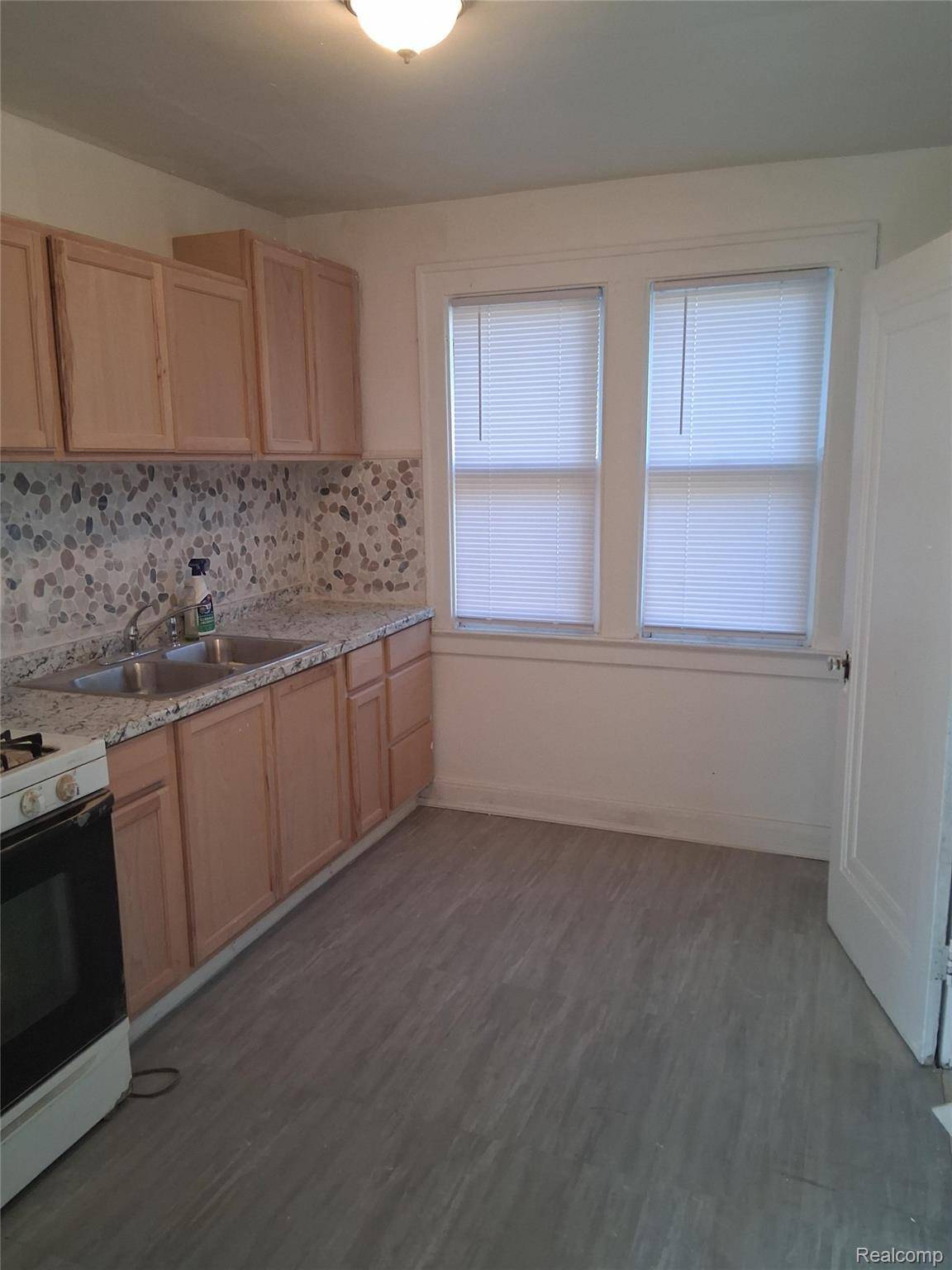 Detroit, MI 48203,19673 Irvington ST