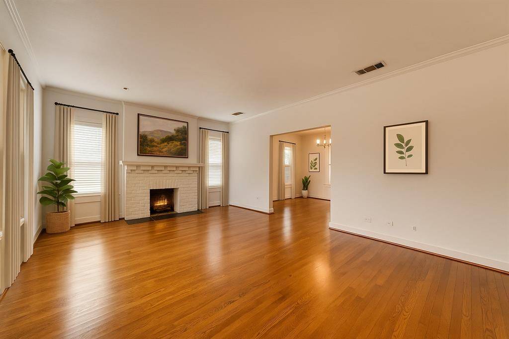 Dallas, TX 75214,6155 Richmond Avenue