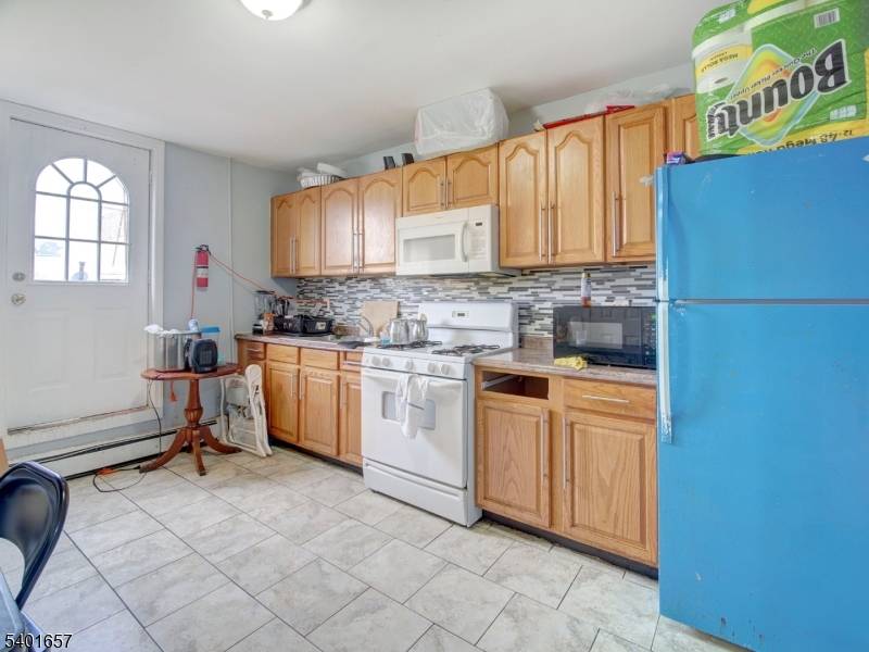 Union City, NJ 07087,1011 Summit Ave