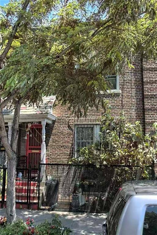 Brooklyn, NY 11226,29 veronica PL