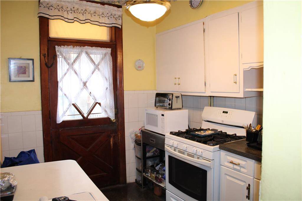 Brooklyn, NY 11219,914 62nd ST