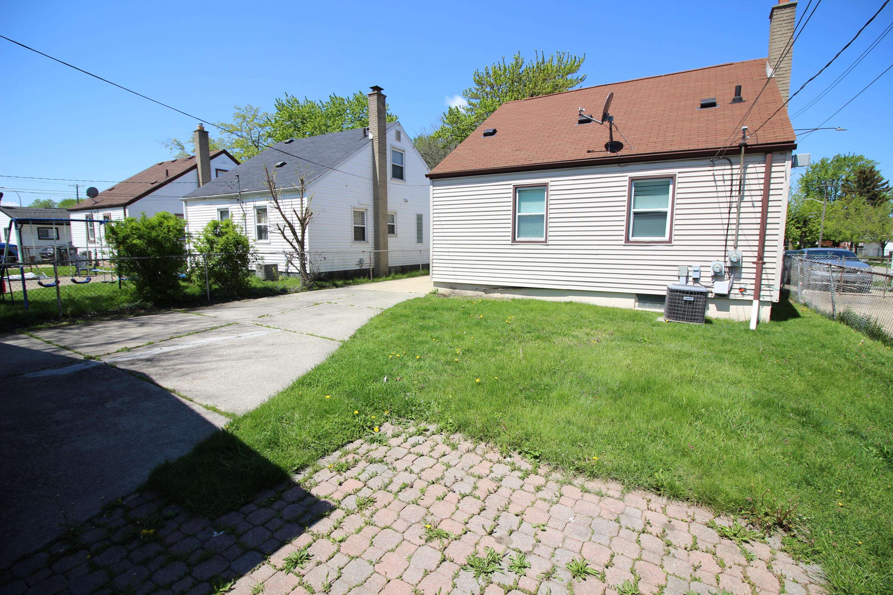 Melvindale, MI 48122,19504 Roger ST