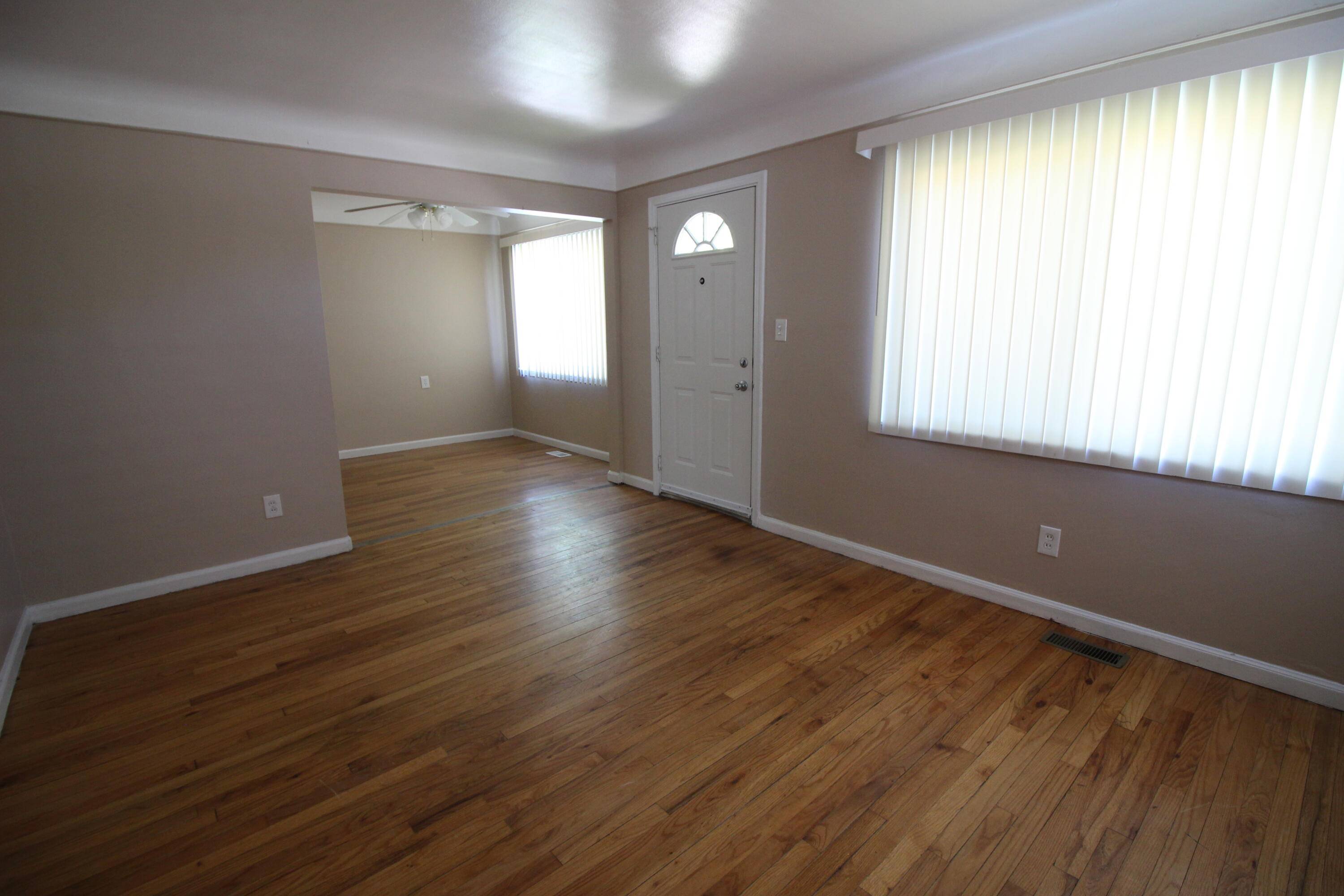 Melvindale, MI 48122,19504 Roger ST