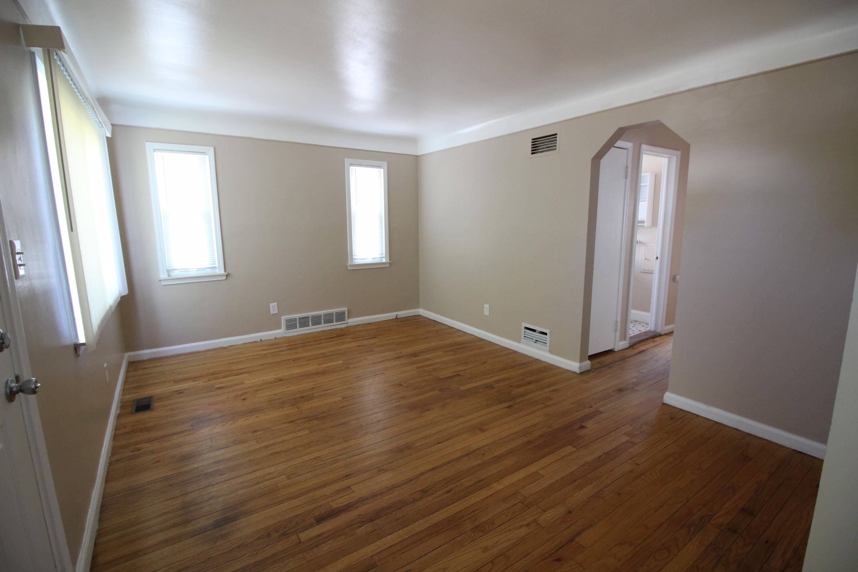 Melvindale, MI 48122,19504 Roger ST