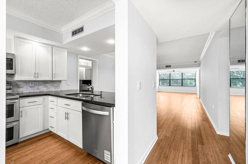 Boca Raton, FL 33433,6109 Balboa Cir #304