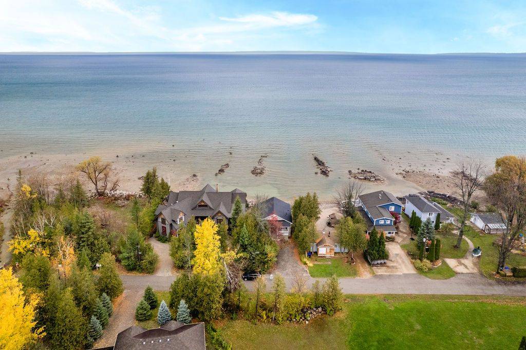 Wasaga Beach, ON L9Z 2X3,46 William AVE