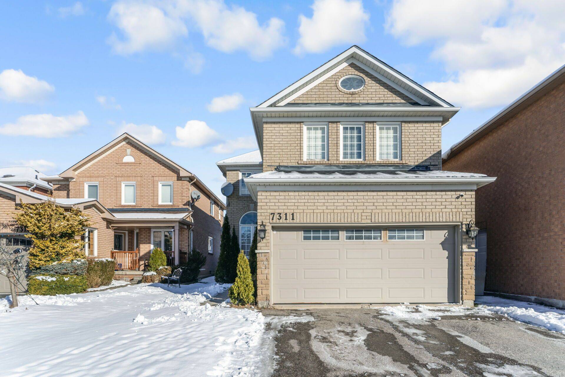 Mississauga, ON L5N 7M4,7311 Black Walnut TRL