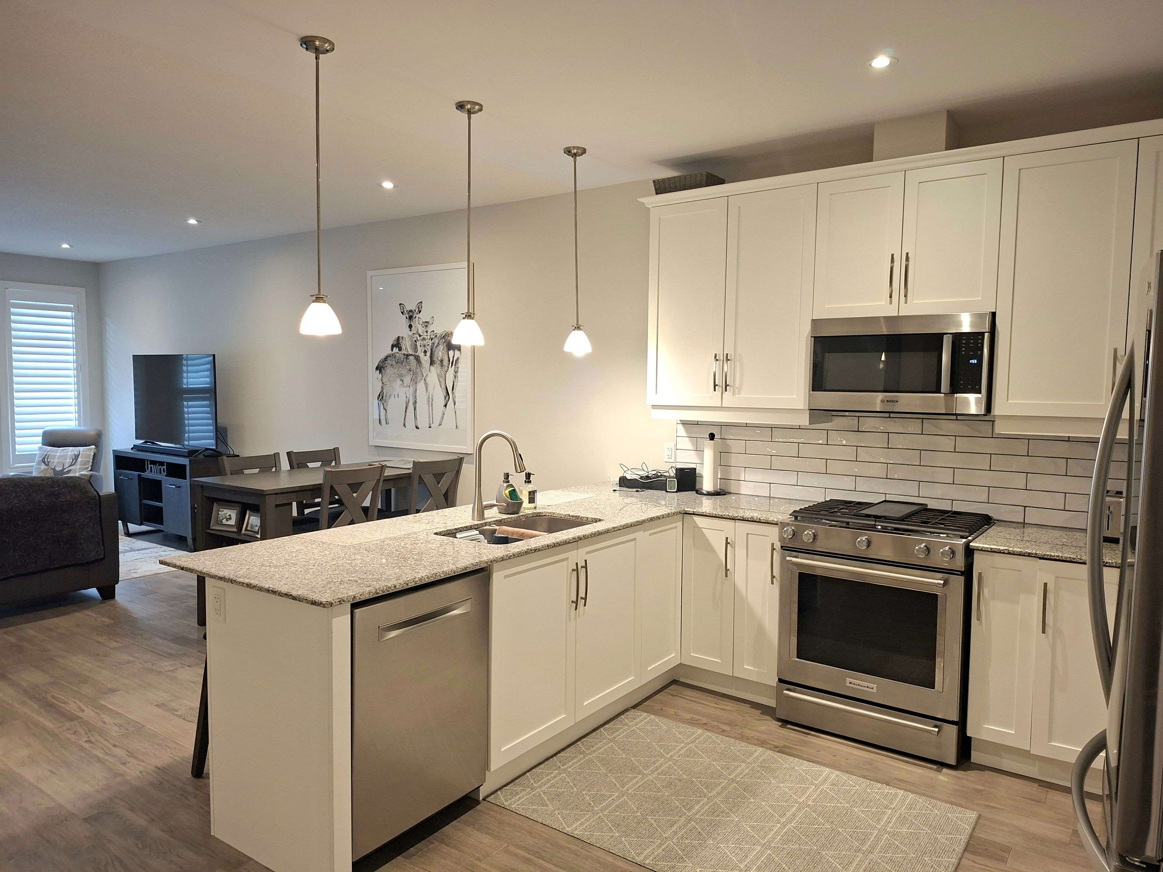 Grimsby, ON L3M 0H7,5 McClay AVE