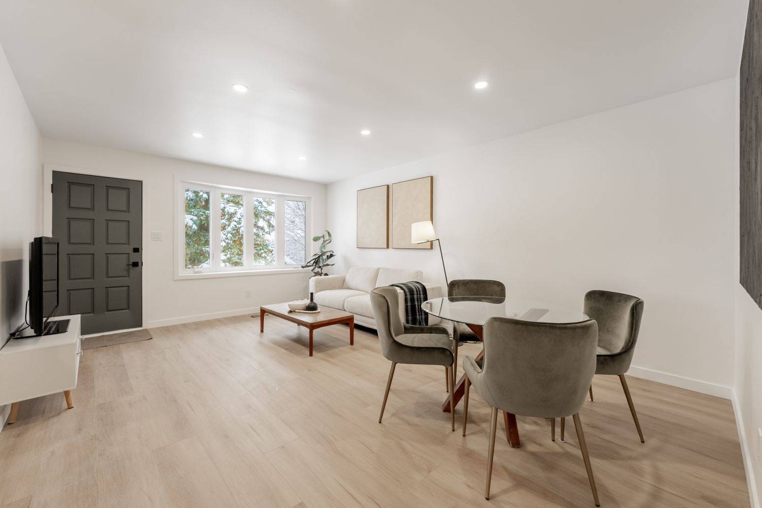 Cambridge, ON N1R 6C8,79 Henry ST