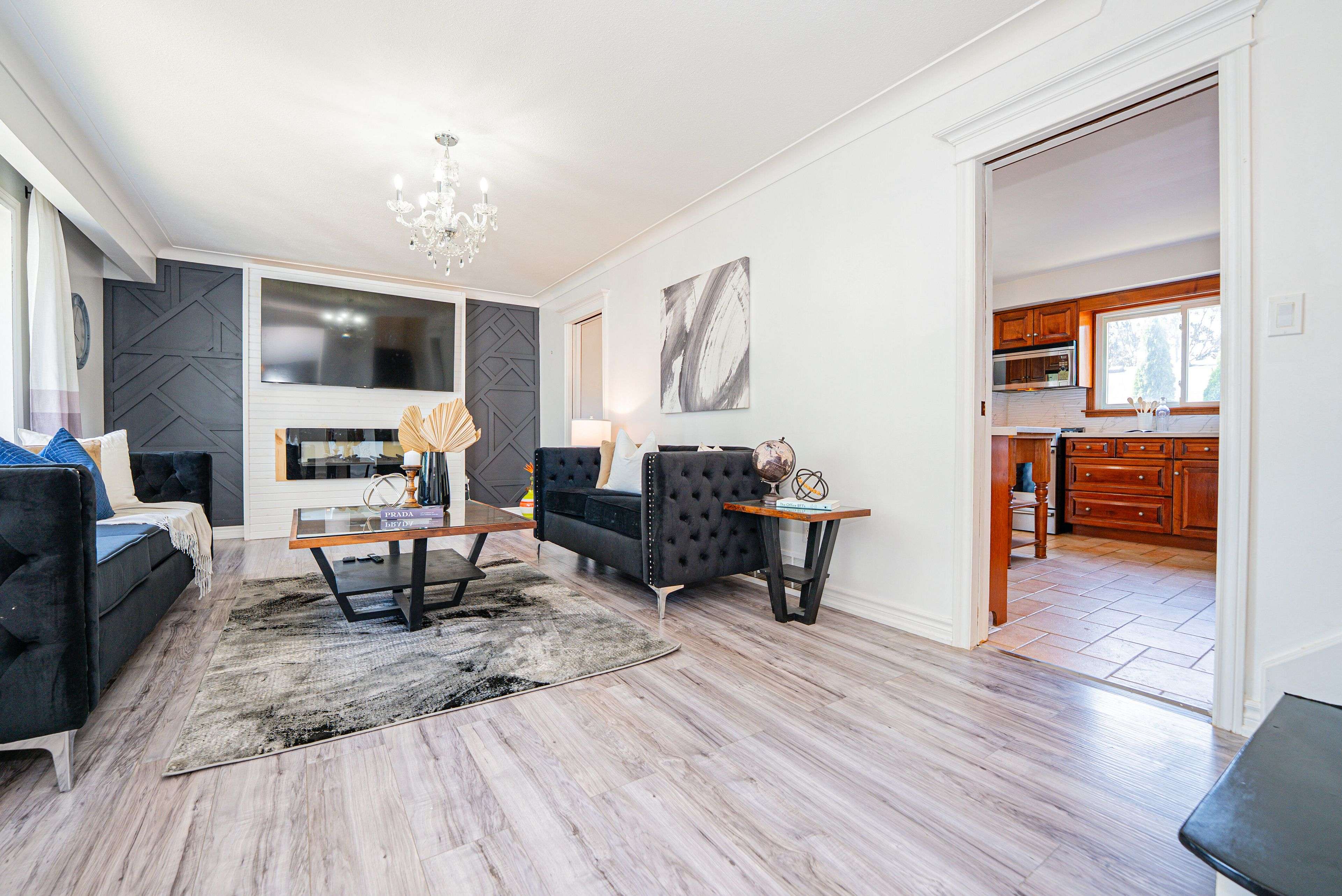 Niagara Falls, ON L2E 5H6,6307 Carolyn AVE