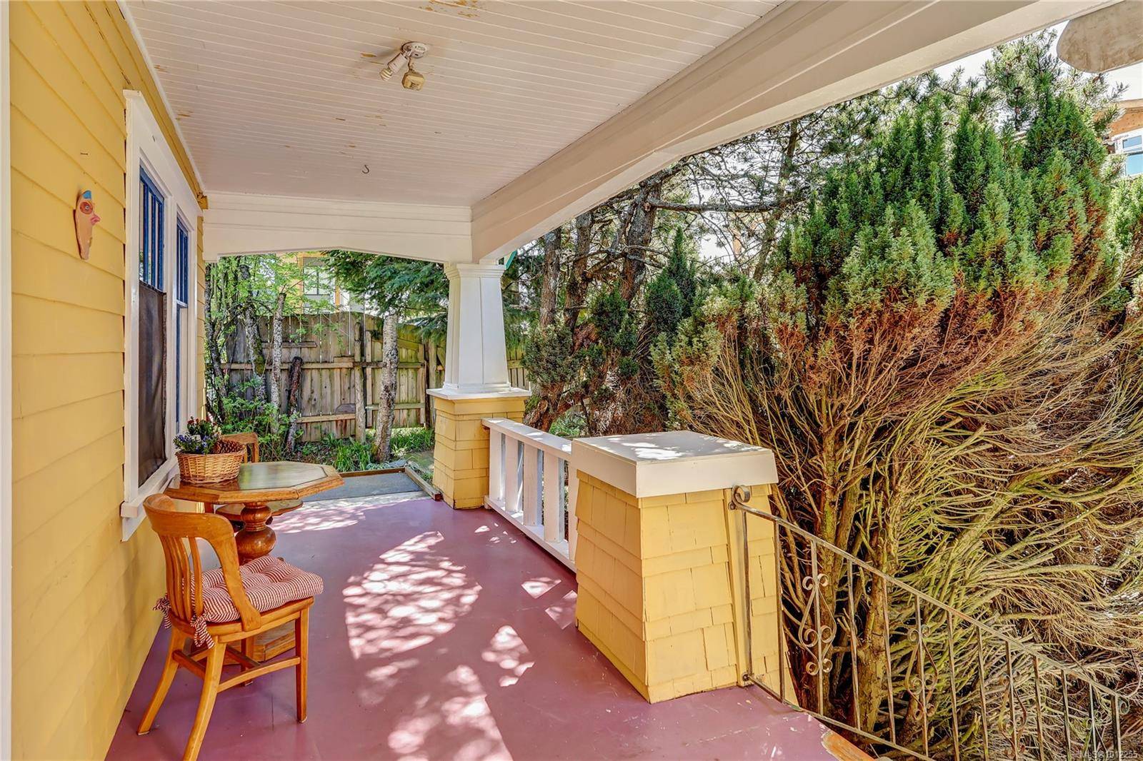 Nanaimo, BC V9R 1W8,660 Third St