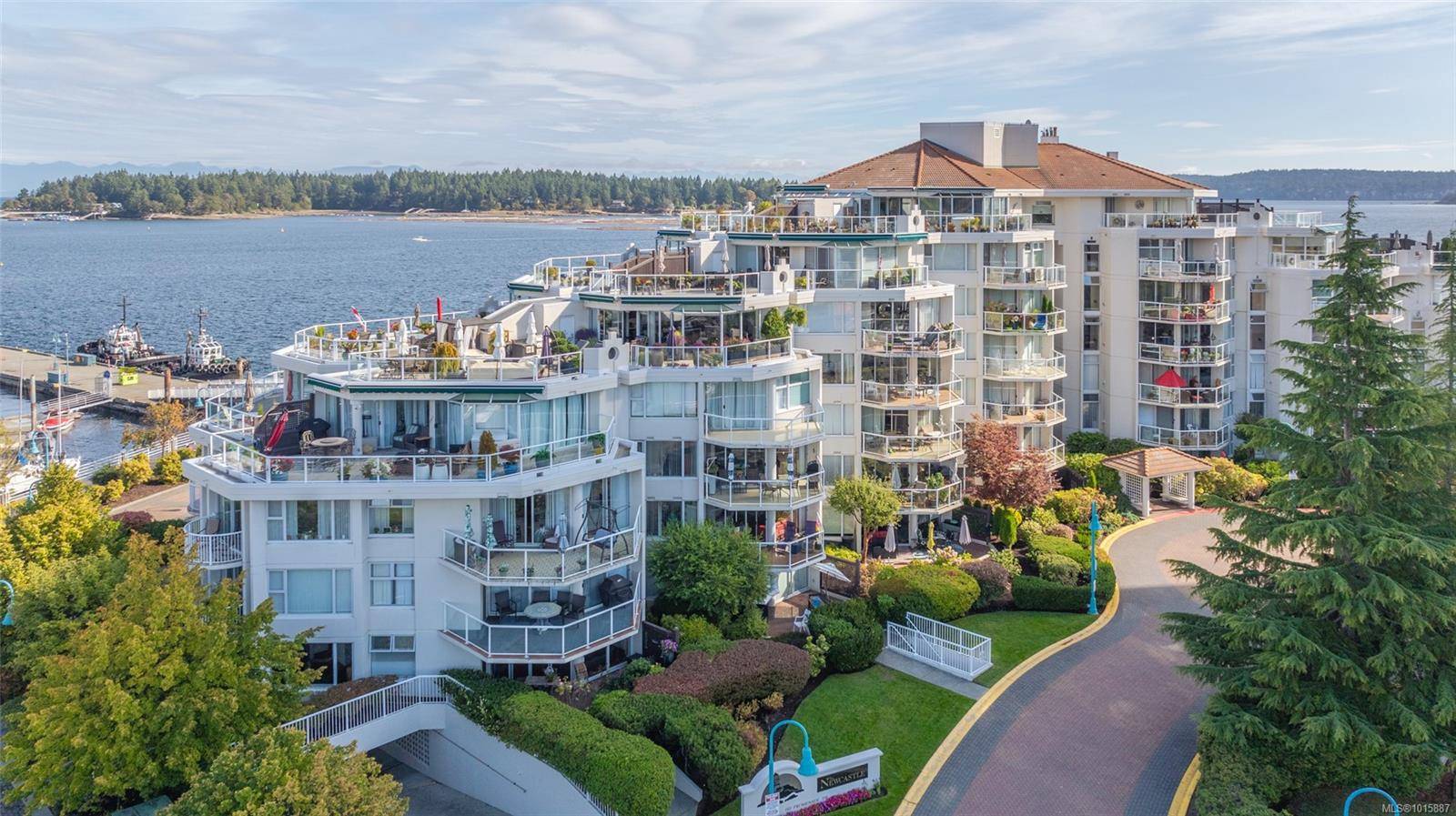 Nanaimo, BC V9R 6M6,150 Promenade Dr #207