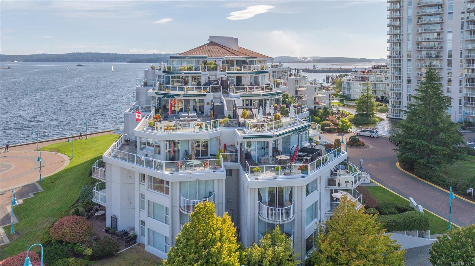 Nanaimo, BC V9R 6M6,150 Promenade Dr #207