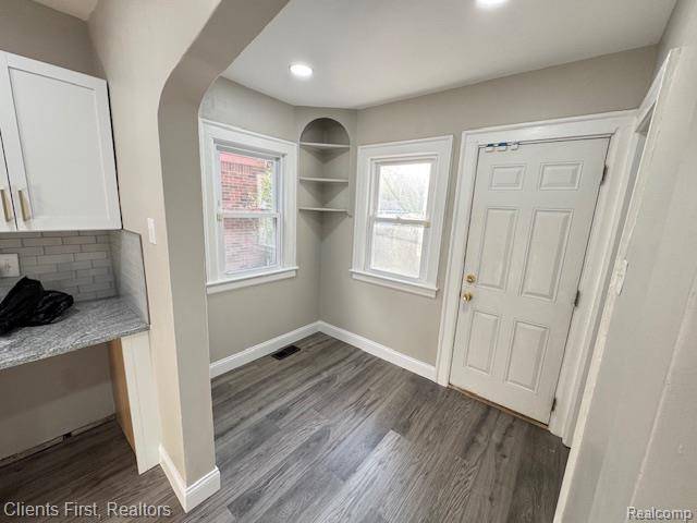 Detroit, MI 48221,18467 Santa Rosa DR