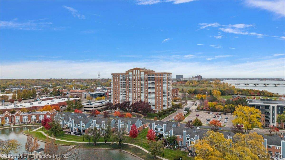 Detroit, MI 48207,250 E Harbortown DR #705