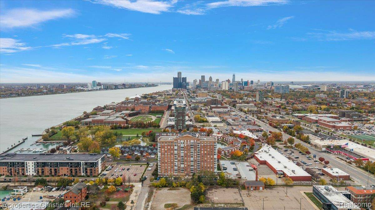 Detroit, MI 48207,250 E Harbortown DR #705