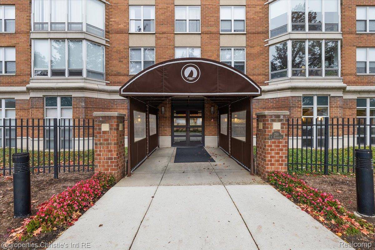 Detroit, MI 48207,250 E Harbortown DR #705