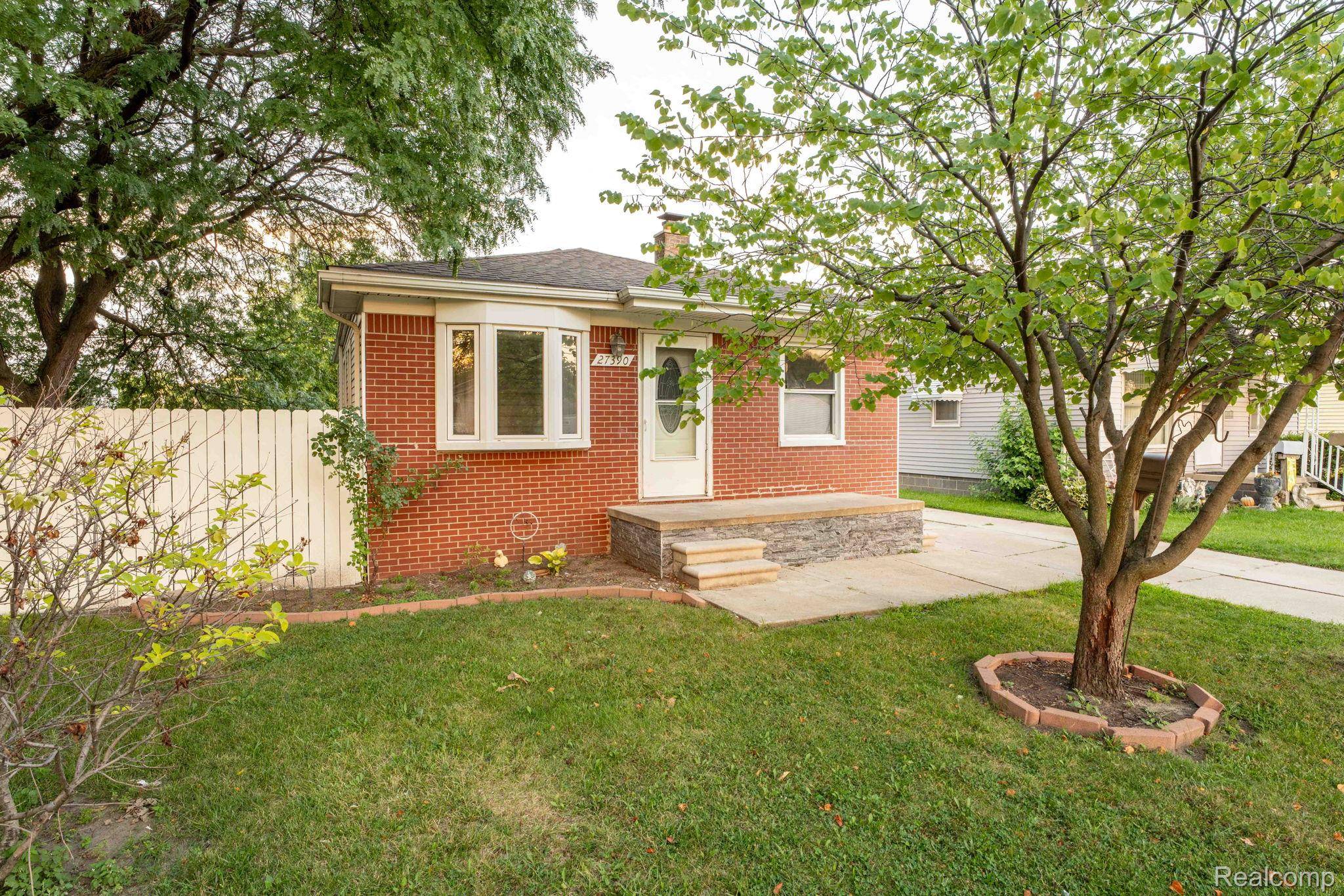 Warren, MI 48092,27390 Seyburn AVE