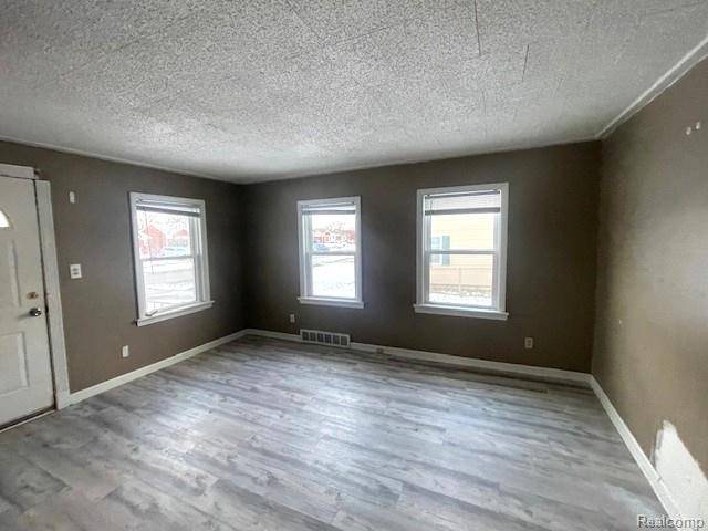 Southgate, MI 48195,13181 Peach ST