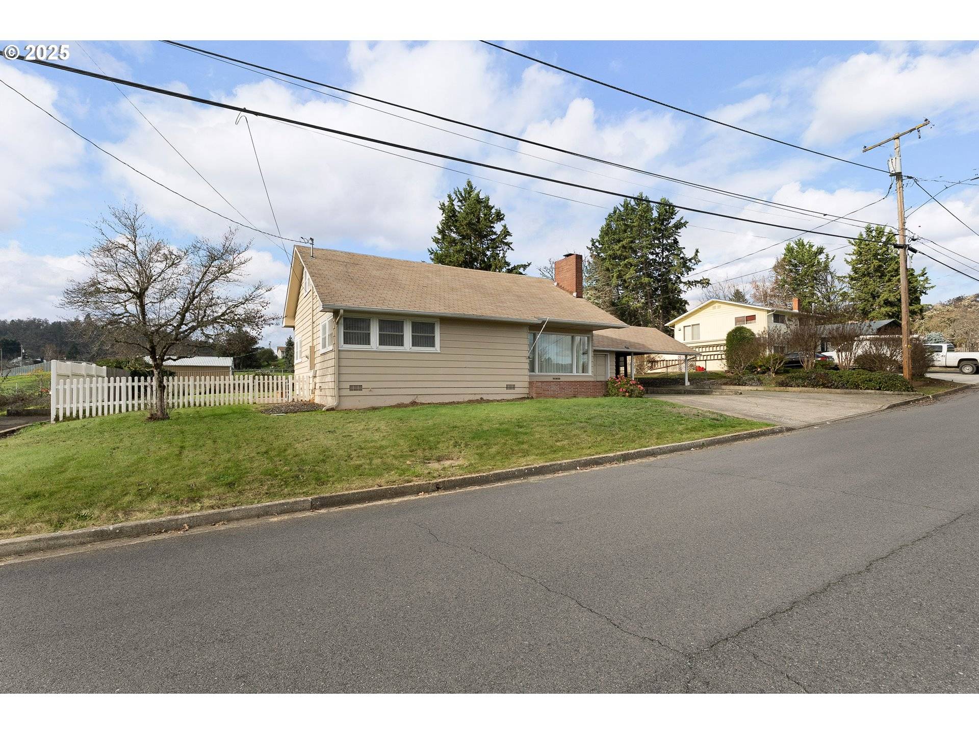 Roseburg, OR 97471,1740 NW LYNWOOD ST