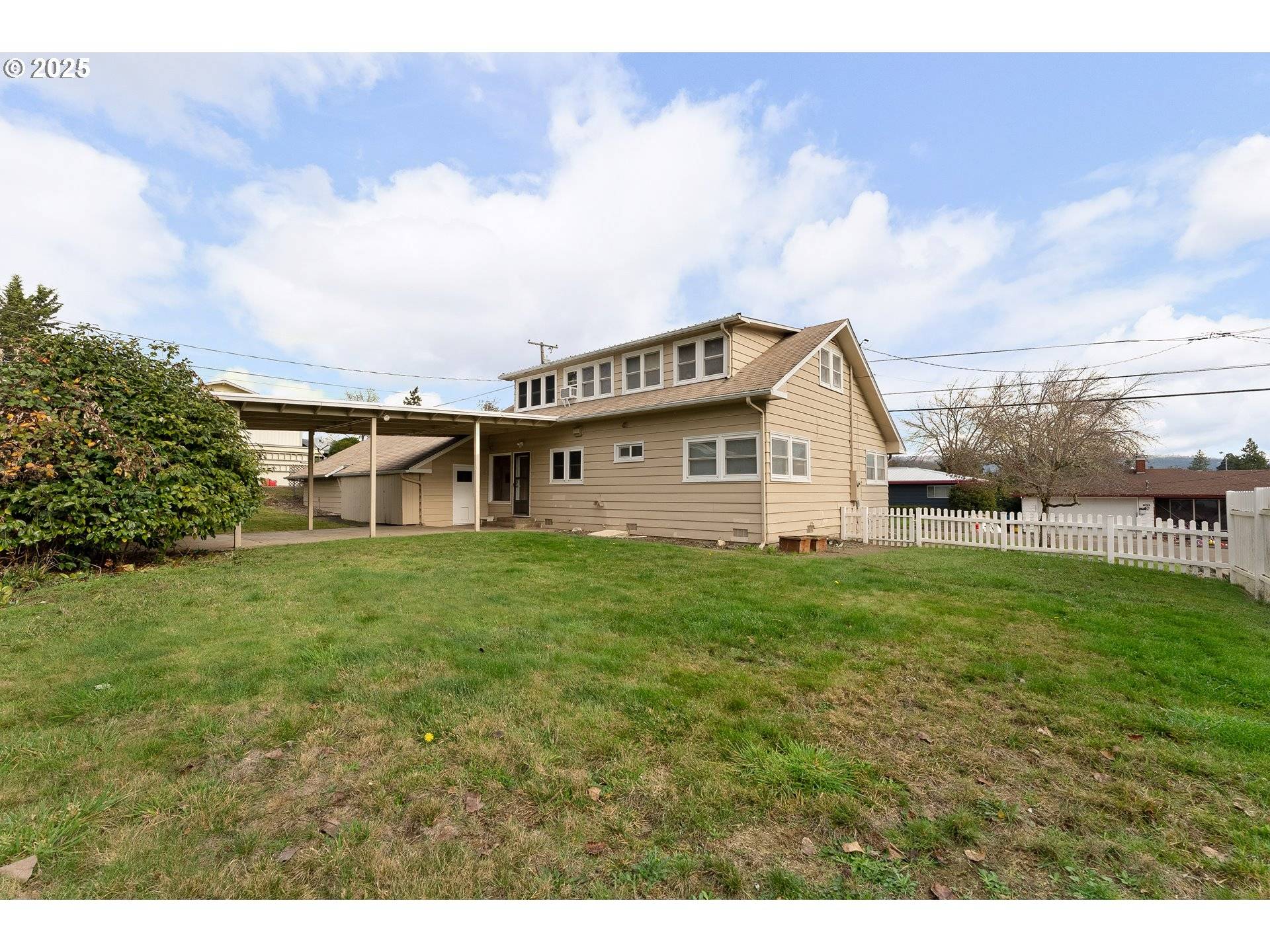 Roseburg, OR 97471,1740 NW LYNWOOD ST