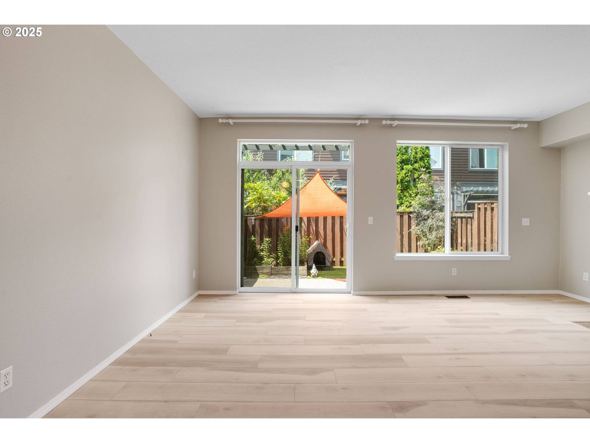 Hillsboro, OR 97123,913 SE HANDEL PL