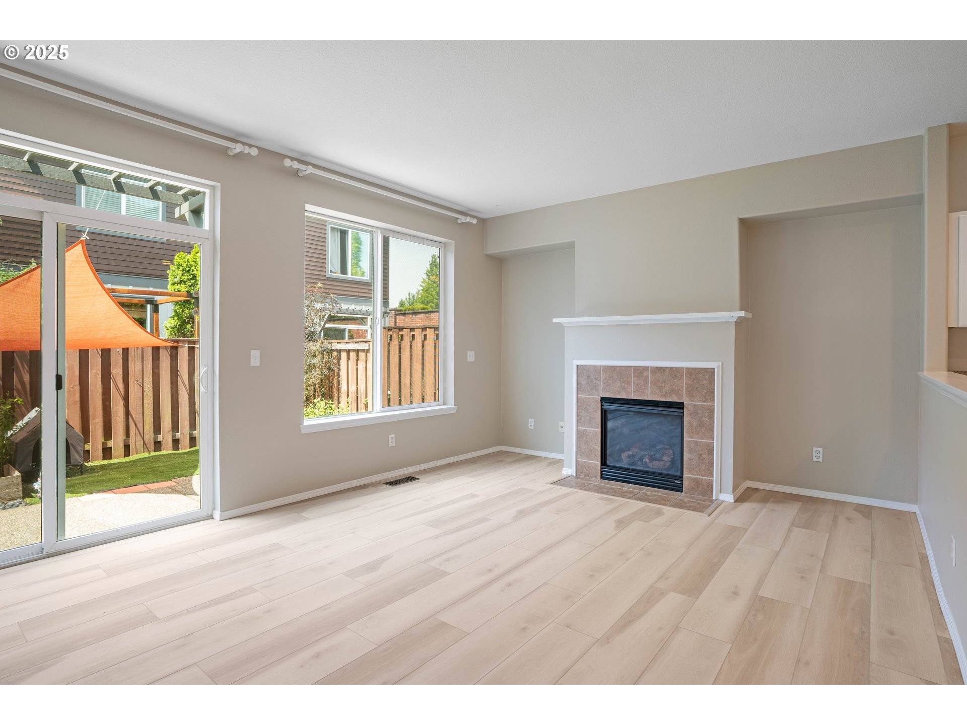 Hillsboro, OR 97123,913 SE HANDEL PL