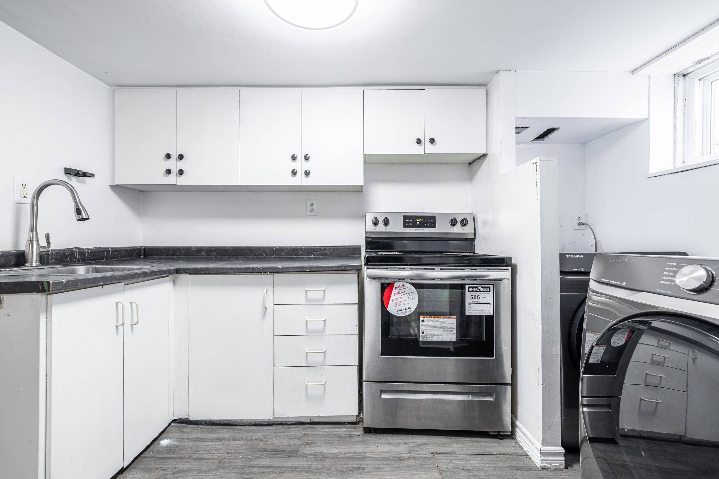 Toronto C07, ON M2N 2H5,83 Finch AVE W