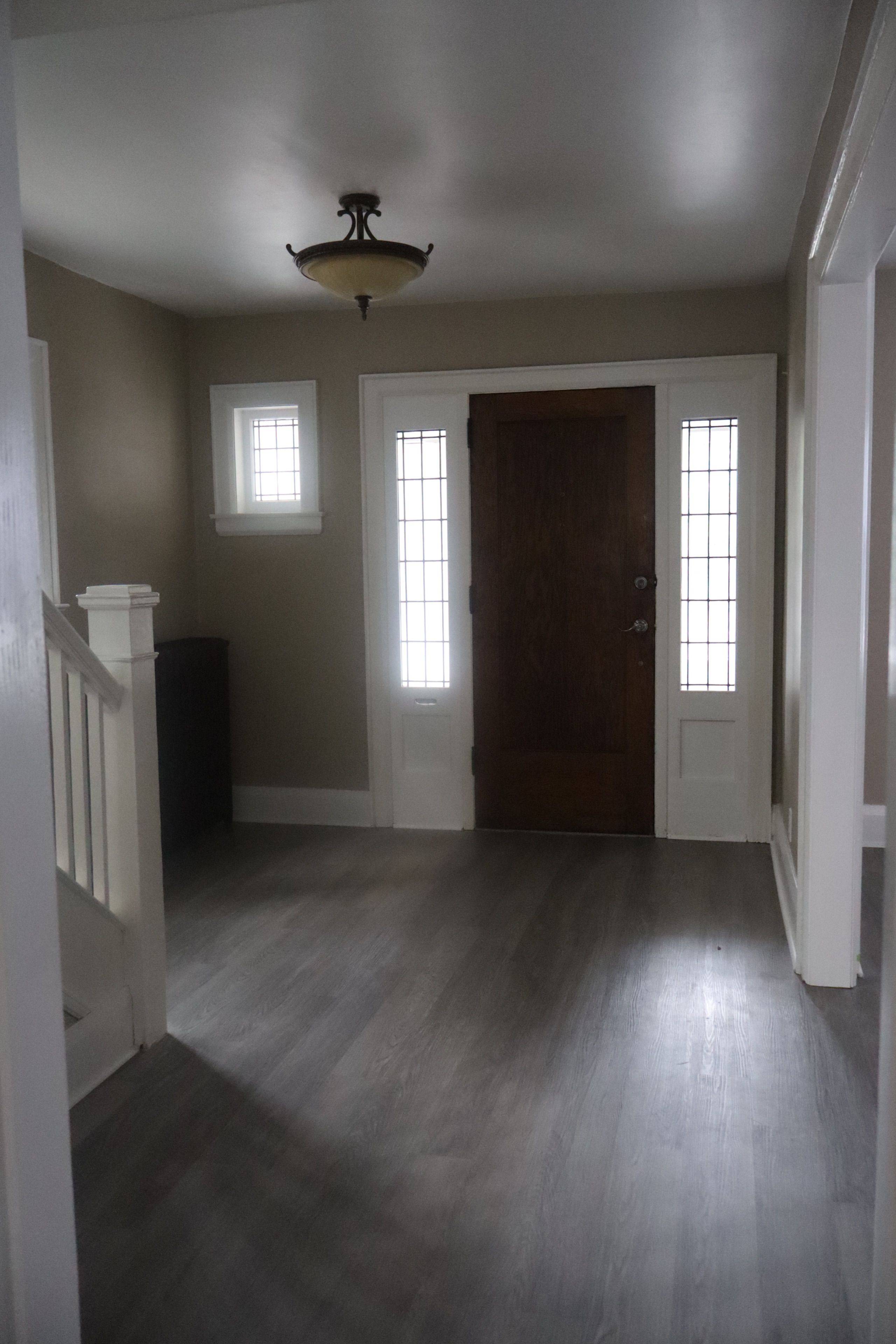 Toronto C03, ON M6E 2V3,207 Oakwood AVE