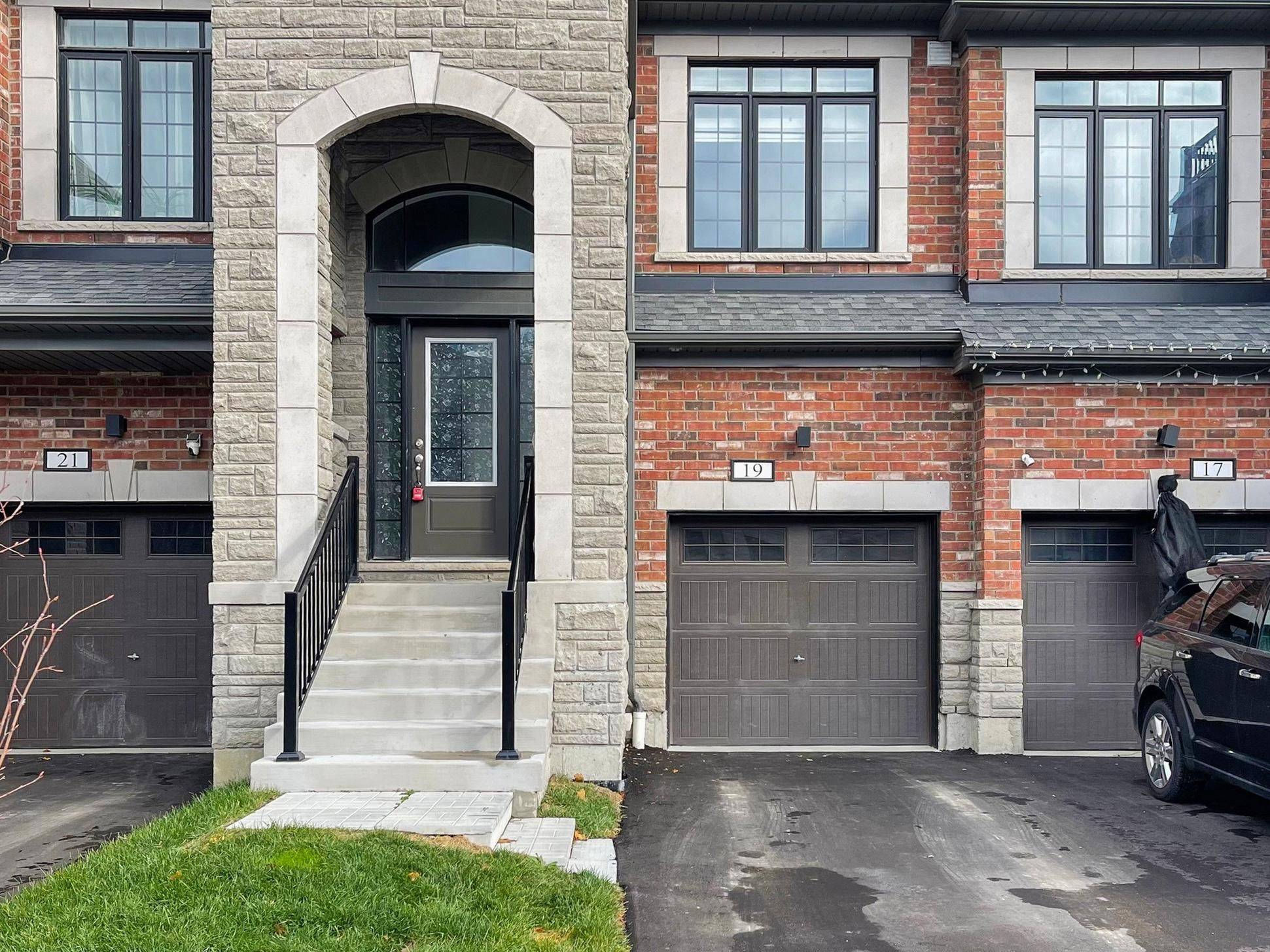 Whitby, ON L1N 0N9,19 Frank Lloyd Wright ST