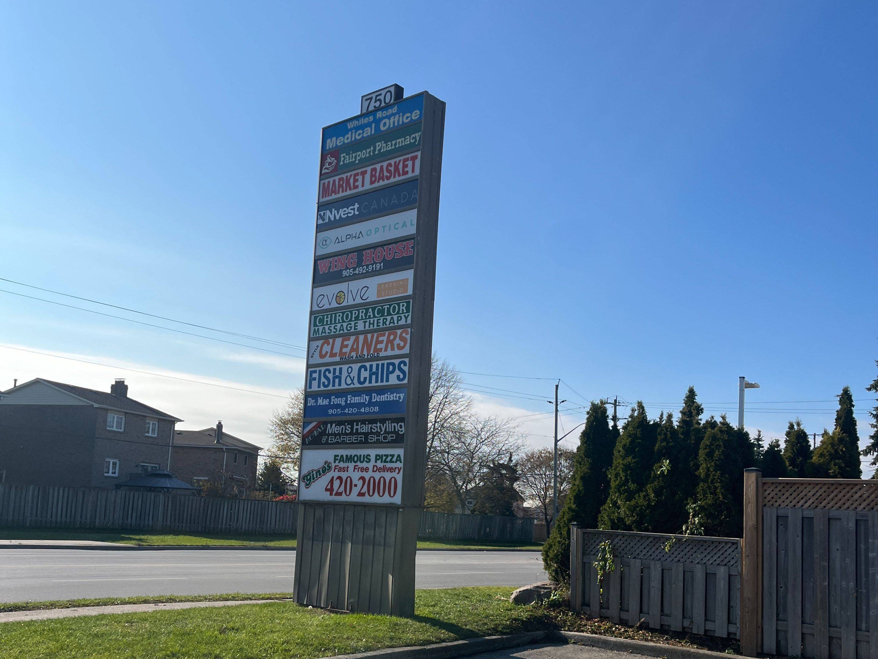 Pickering, ON L1W 3G9,750 Oklahoma DR #1