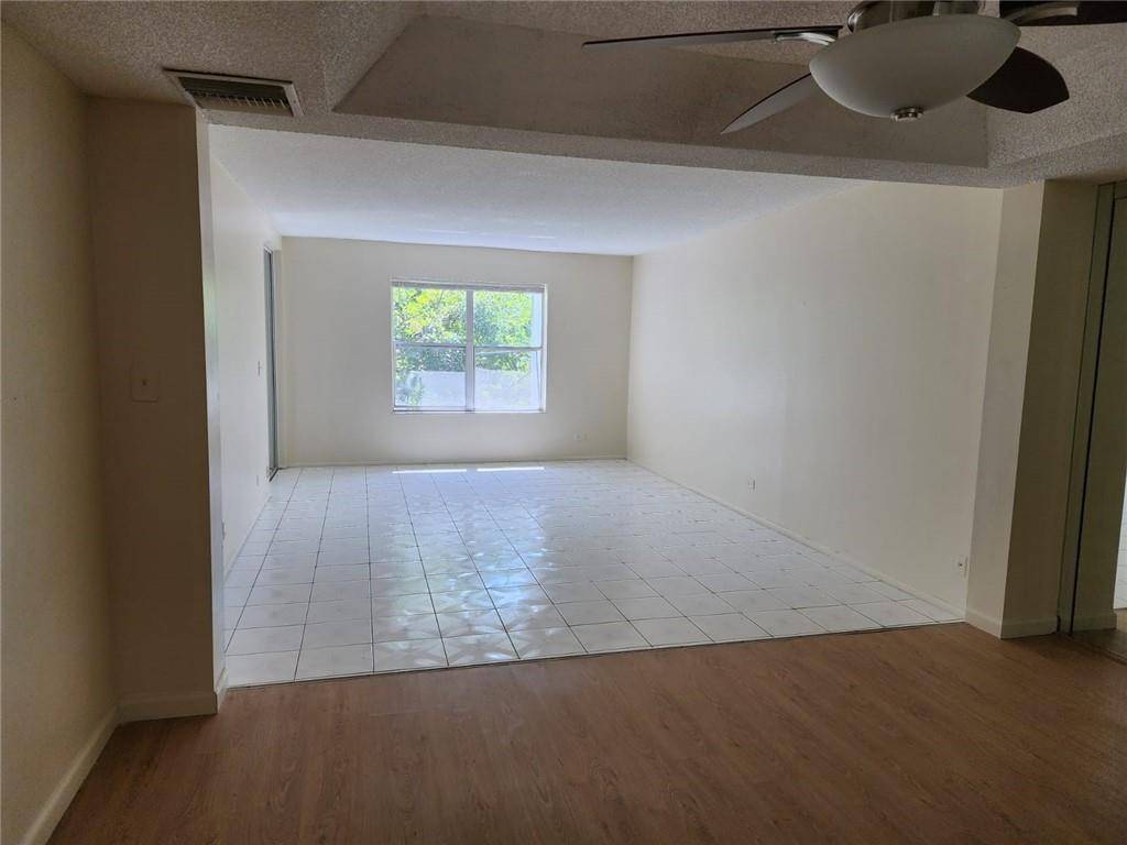 Lauderhill, FL 33319,3660 INVERRARY DR #3L