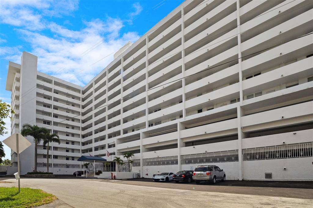 Fort Lauderdale, FL 33308,3100 NE 49th St #PH05