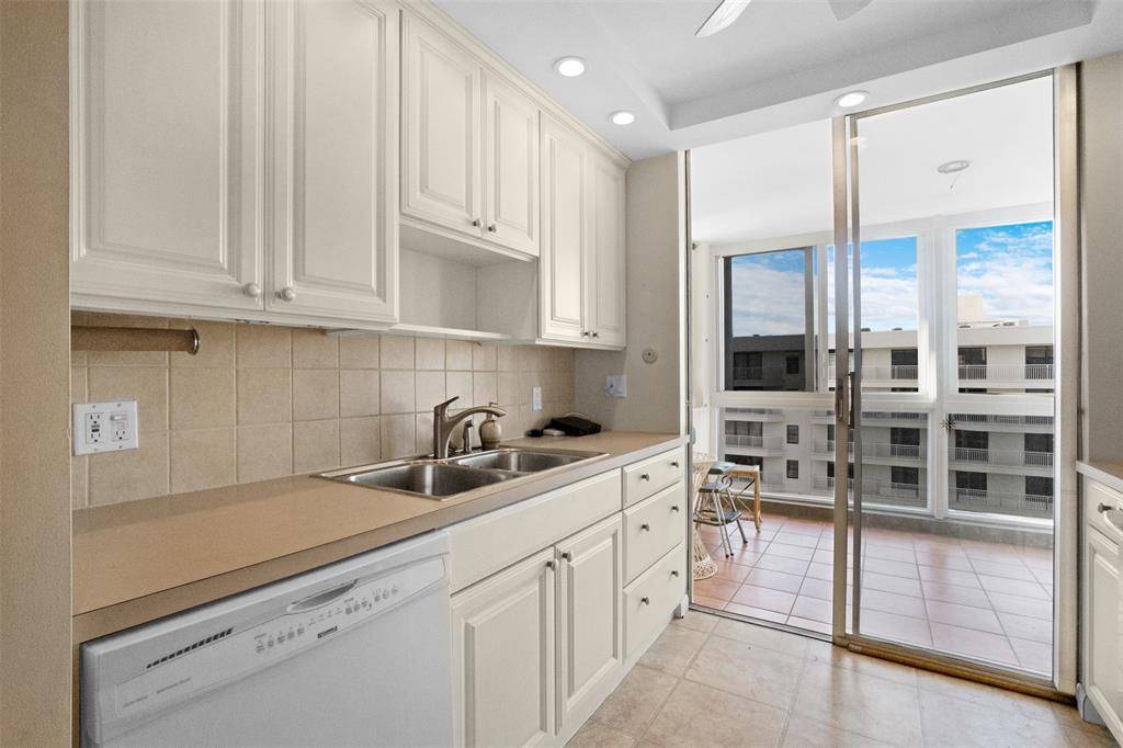 Fort Lauderdale, FL 33308,3100 NE 49th St #PH05