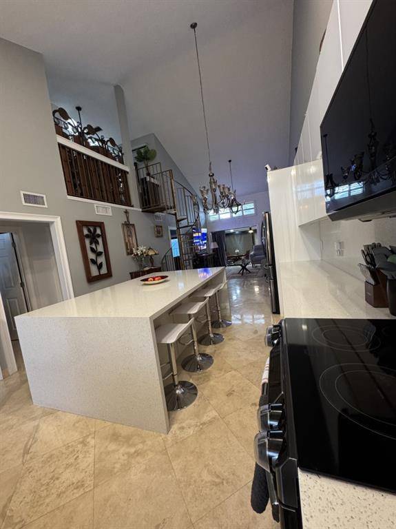 Oakland Park, FL 33309,2840 S Oakland Forest Dr #2906