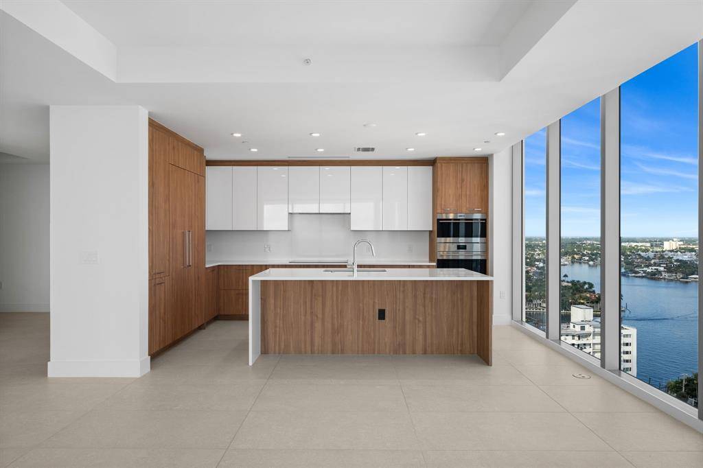 Fort Lauderdale, FL 33304,151 N Seabreeze #1804-E