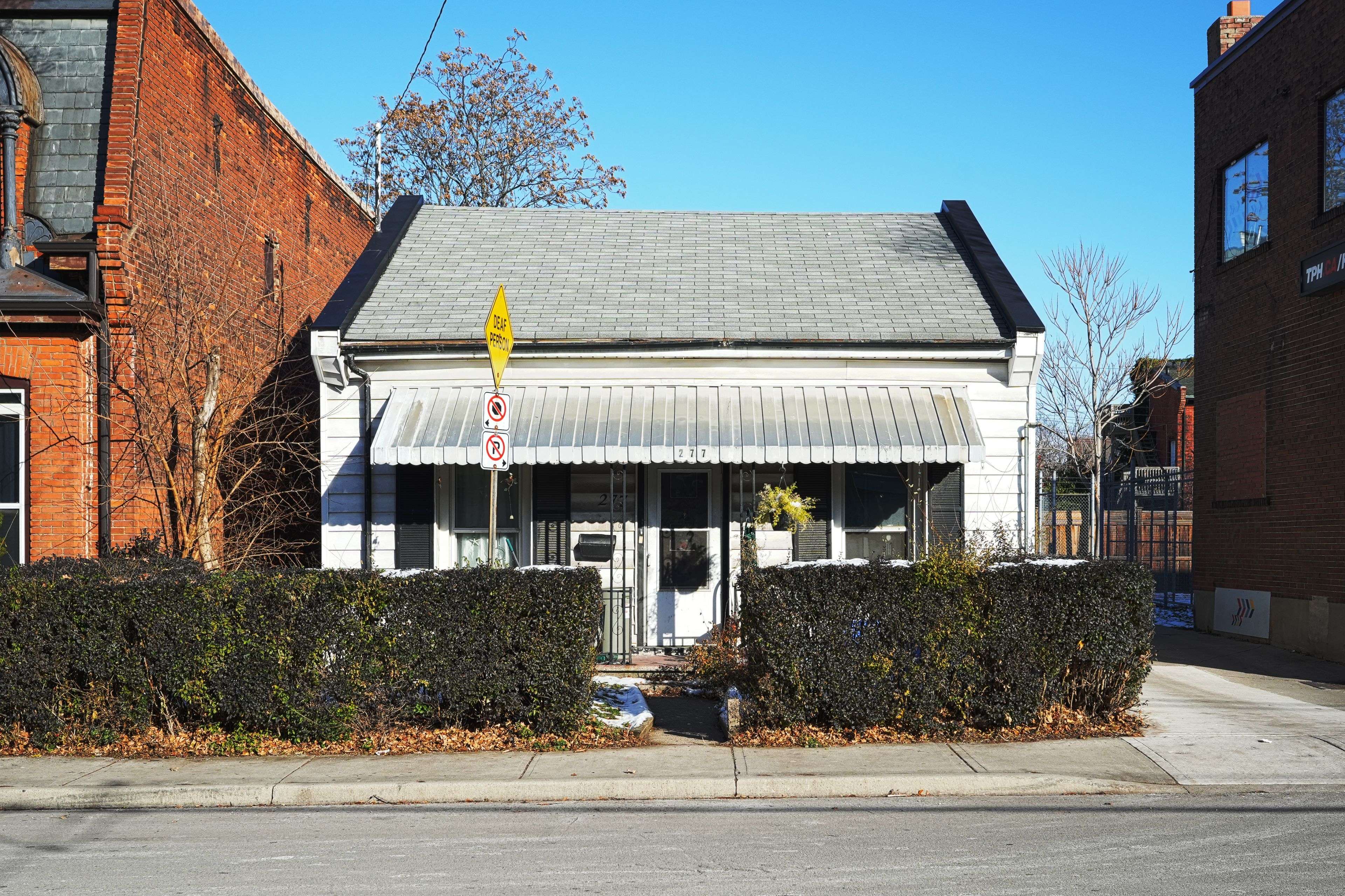 Hamilton, ON L8L 1N9,267-277 King William ST