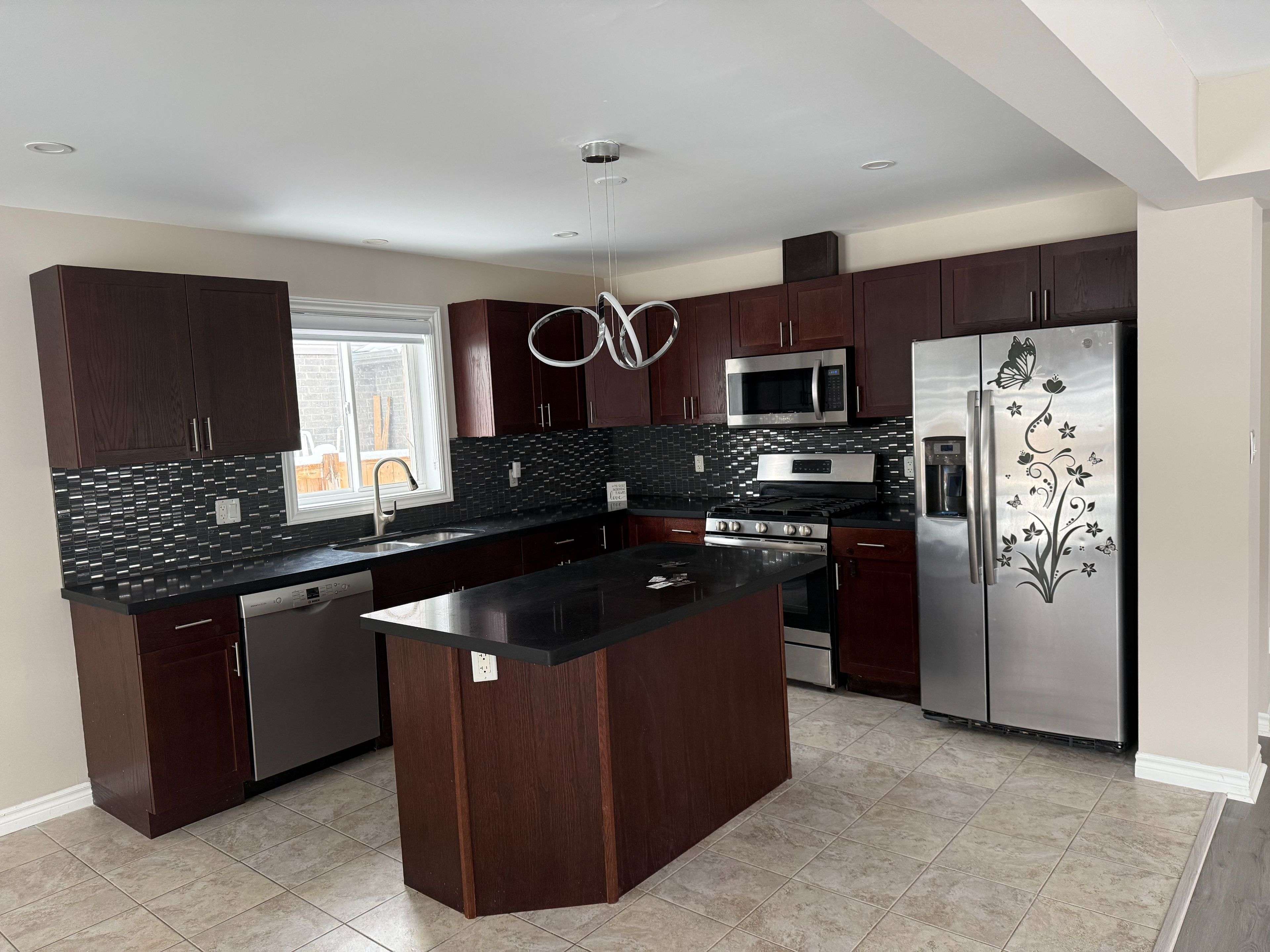 London North, ON N6G 0G8,1308 Lawson RD #Upper