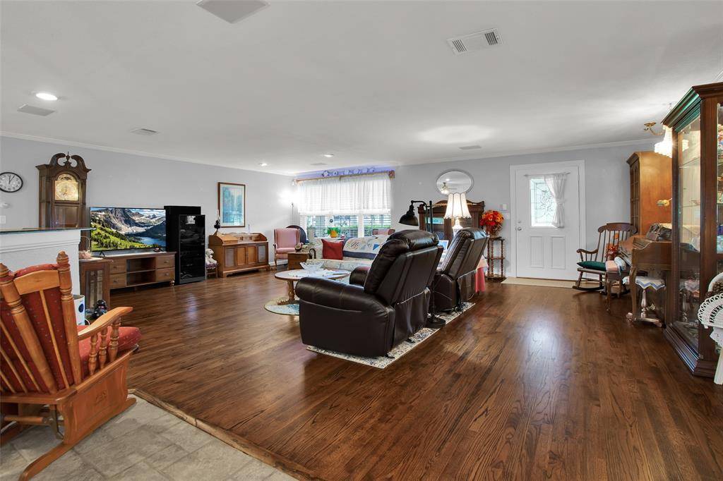 Whitesboro, TX 76273,206 Clements Road