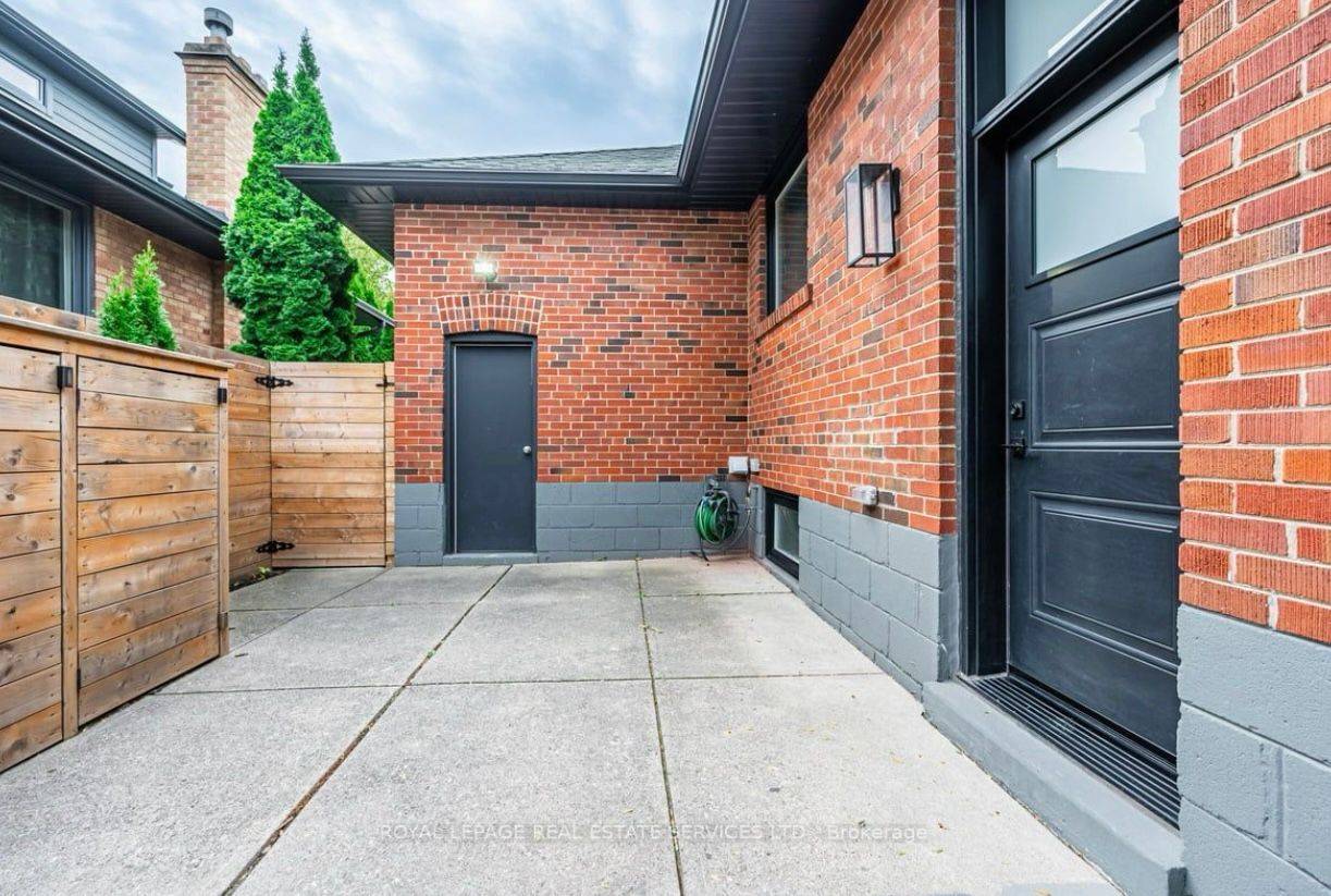 Toronto W07, ON M8Z 2M9,46 Badger DR #Lower