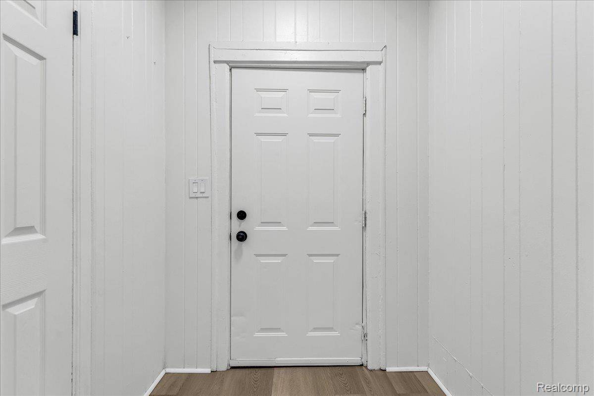 Detroit, MI 48227,15894 Snowden ST