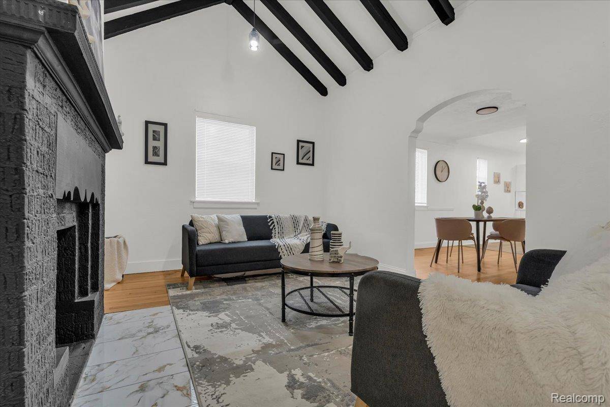 Detroit, MI 48227,15894 Snowden ST